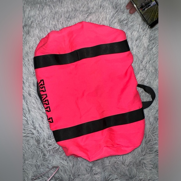 Victoria secret pink duffle bag - Picture 8 of 8
